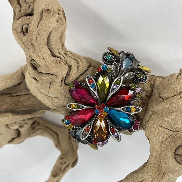 Jewelry - Silver And Rhinestone Floral Bangle. Hinged. Multicolored. Butterfly. Big.